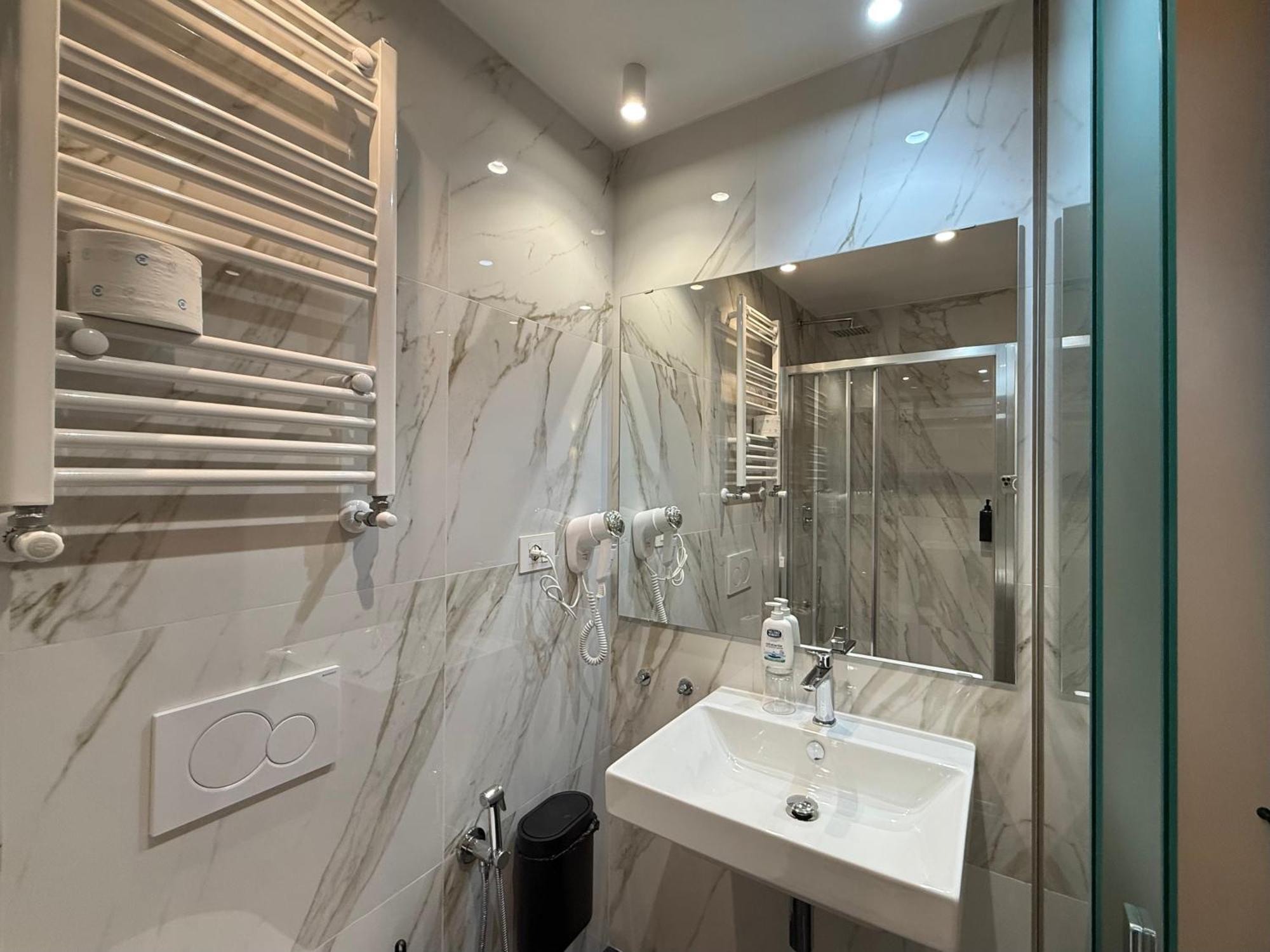 Room Roma Nazionale Экстерьер фото
